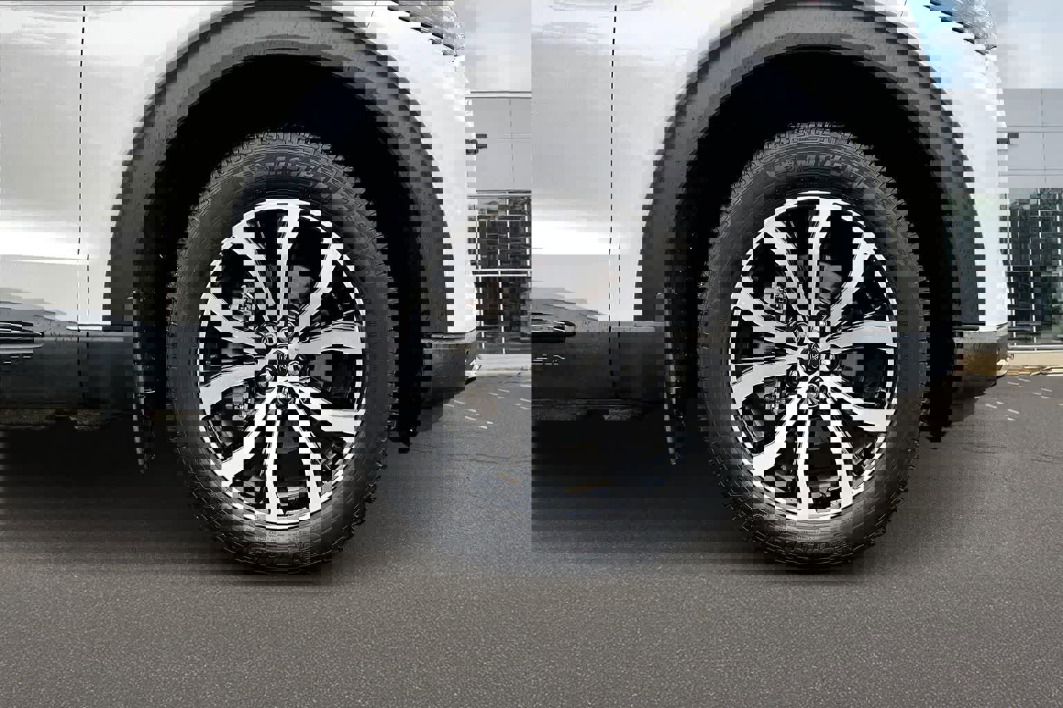 Used 2025 Ford Explorer ST-Line image 34