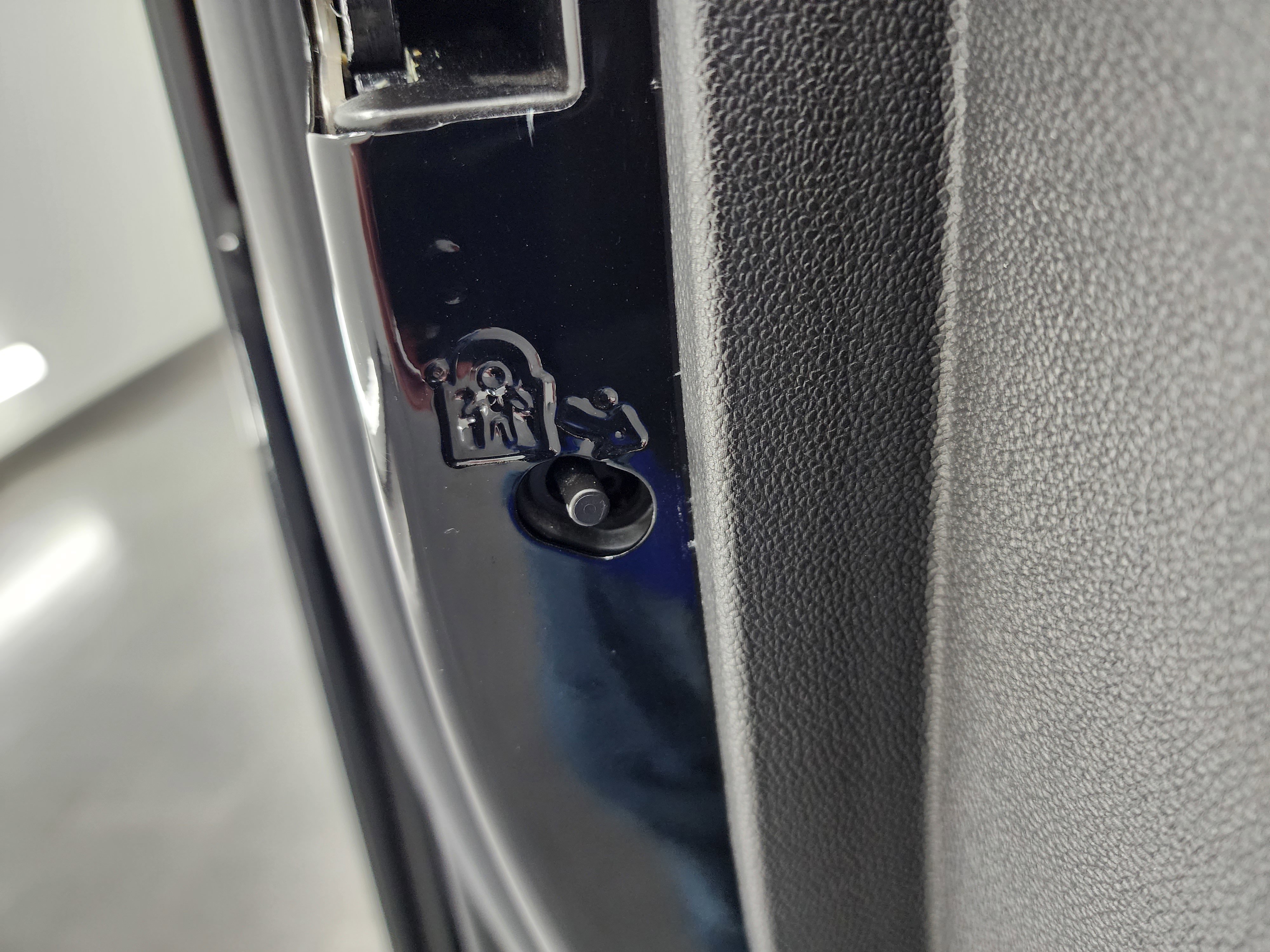 Used 2023 GMC Sierra 2500 SLE w/ SLE Convenience Package image 39