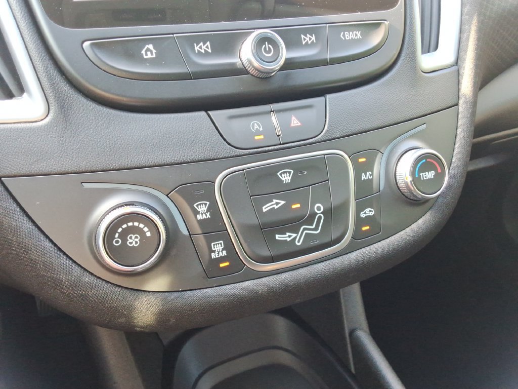 Certified 2025 Chevrolet Malibu RS FWD image 32