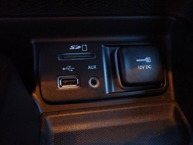 Used 2018 Jeep Cherokee Trailhawk w/ Cold Weather Group image 18