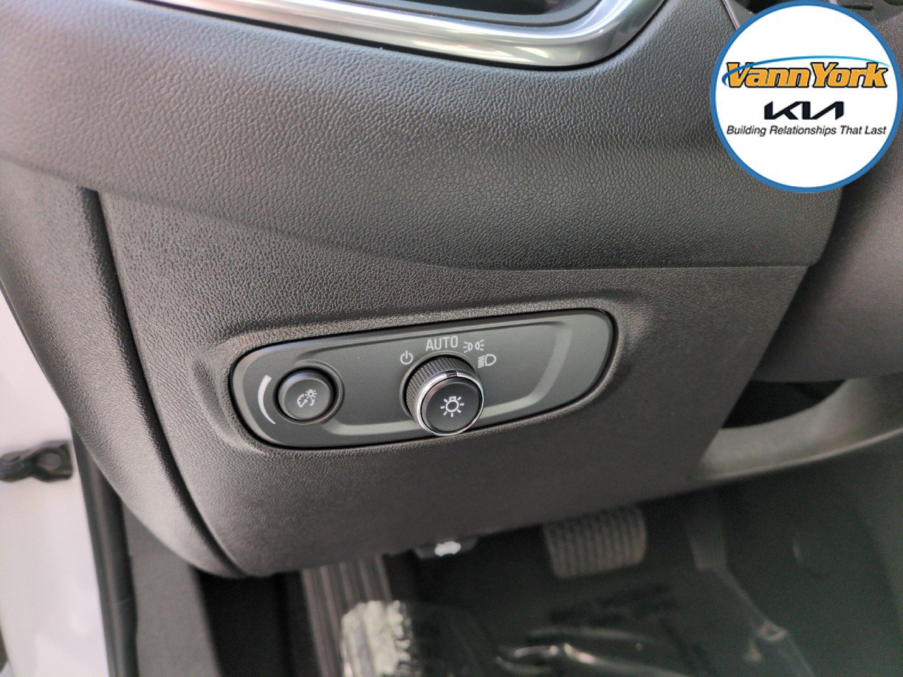 Used 2023 Chevrolet Equinox LS w/ Driver Confidence II Package image 16