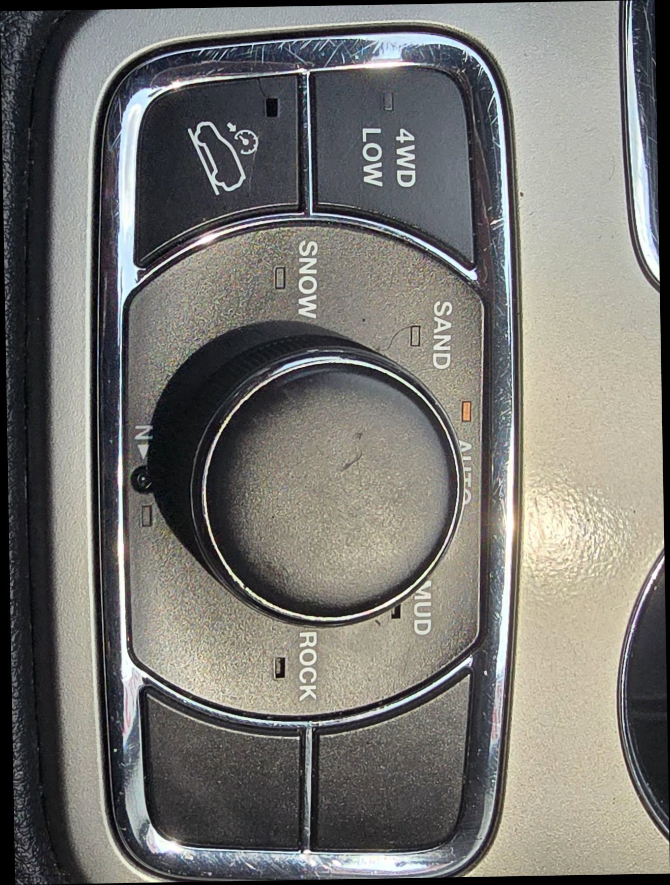 Used 2019 Jeep Grand Cherokee Limited image 25