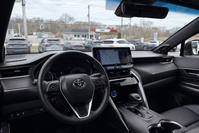 Used 2022 Toyota Venza XLE image 18