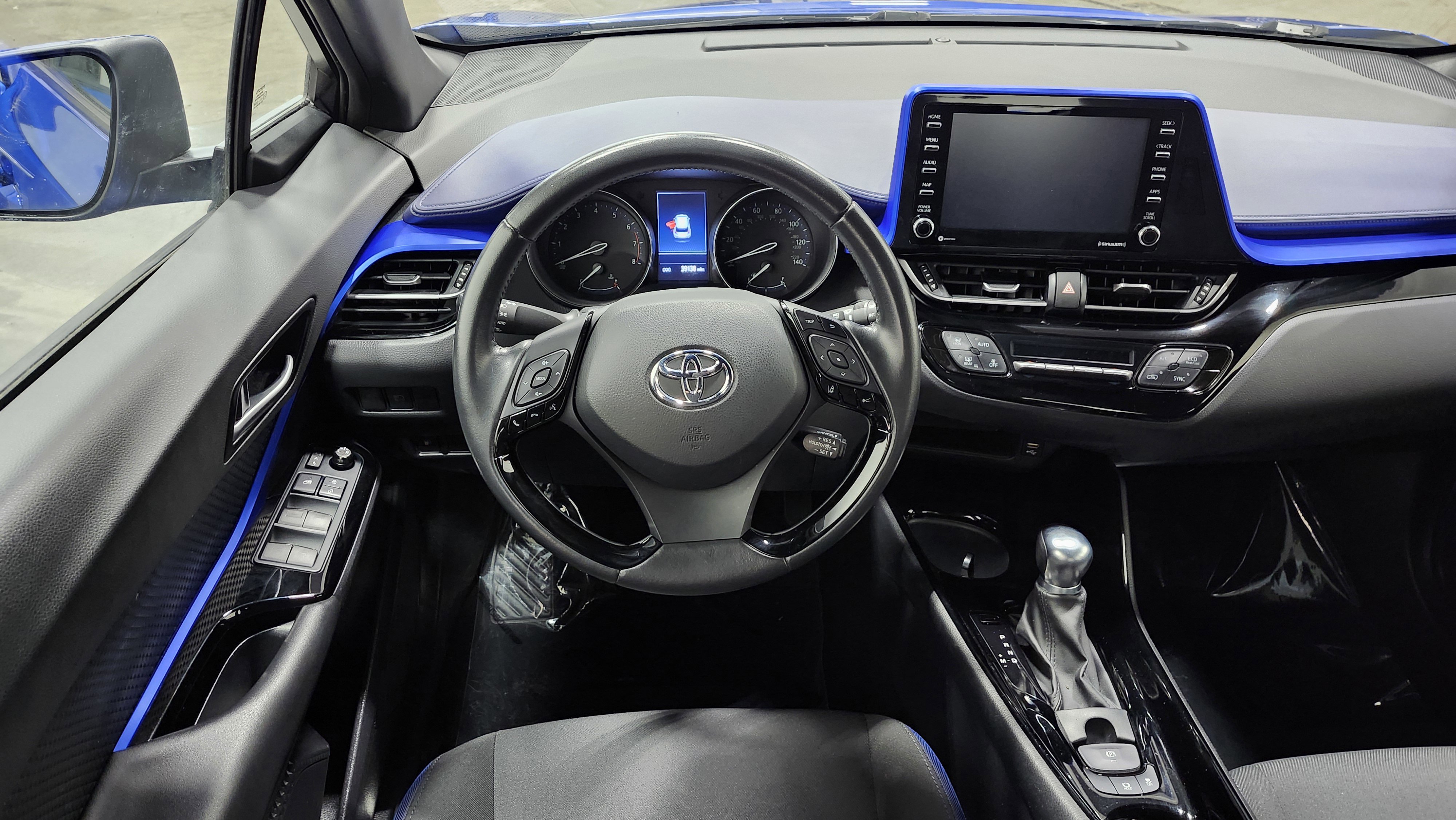 Used 2022 Toyota C-HR XLE image 21