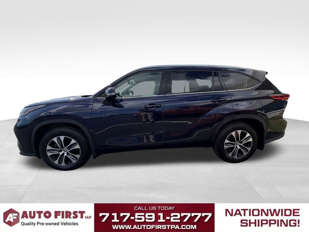 Used 2021 Toyota Highlander XLE AWD/4WD image 6