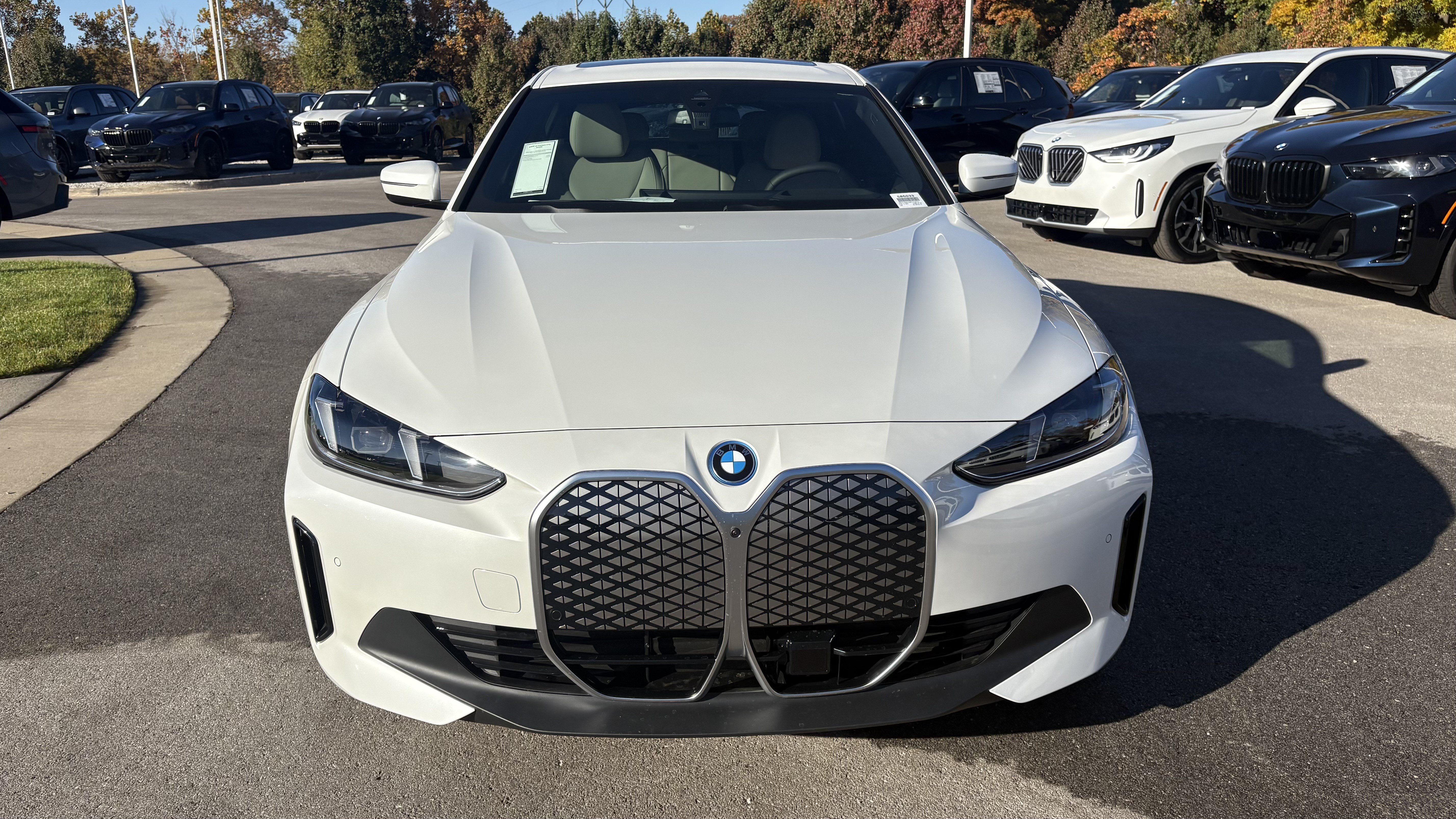 Used 2025 BMW i4 xDrive40i w/ Premium Package AWD/4WD image 3