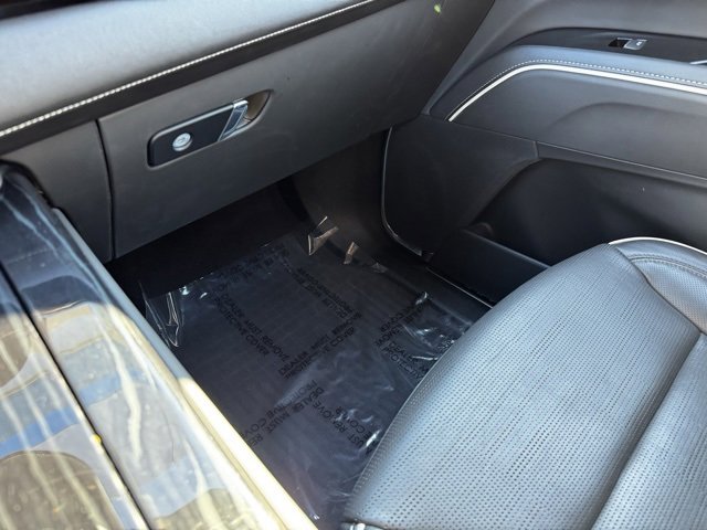 Certified 2024 Cadillac Escalade Sport w/ LPO, ONYX Package image 31