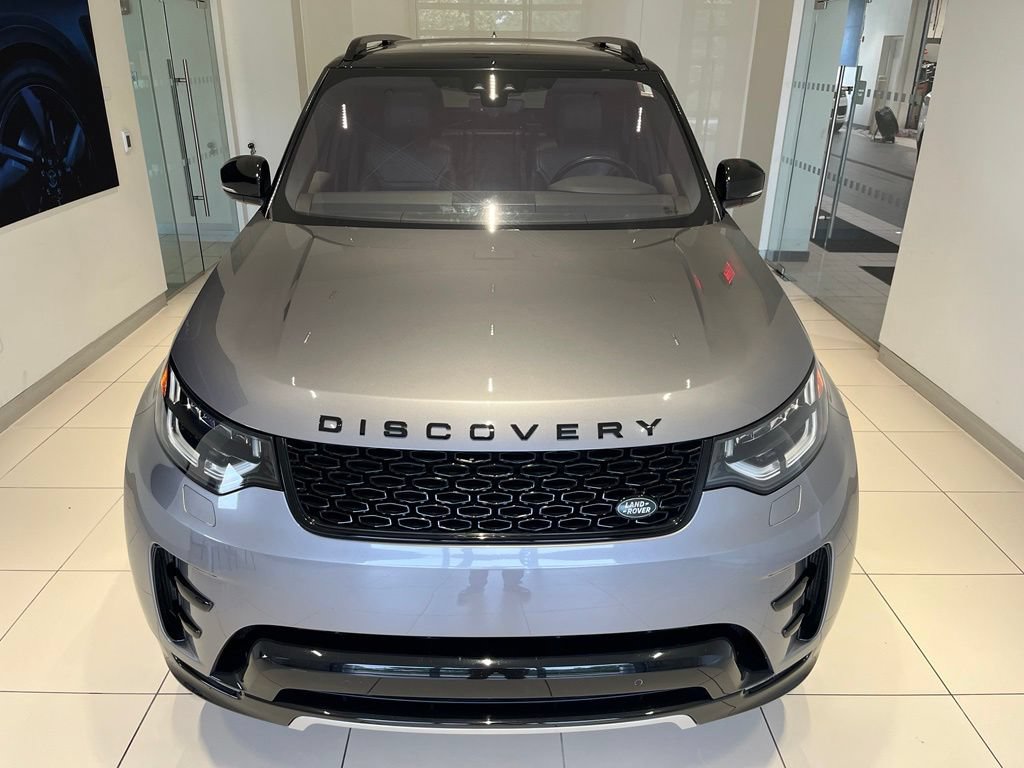 Used 2020 Land Rover Discovery Landmark AWD/4WD image 11