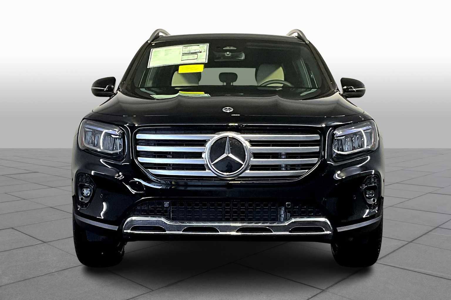 New 2026 Mercedes-Benz GLB 250 4MATIC image 2