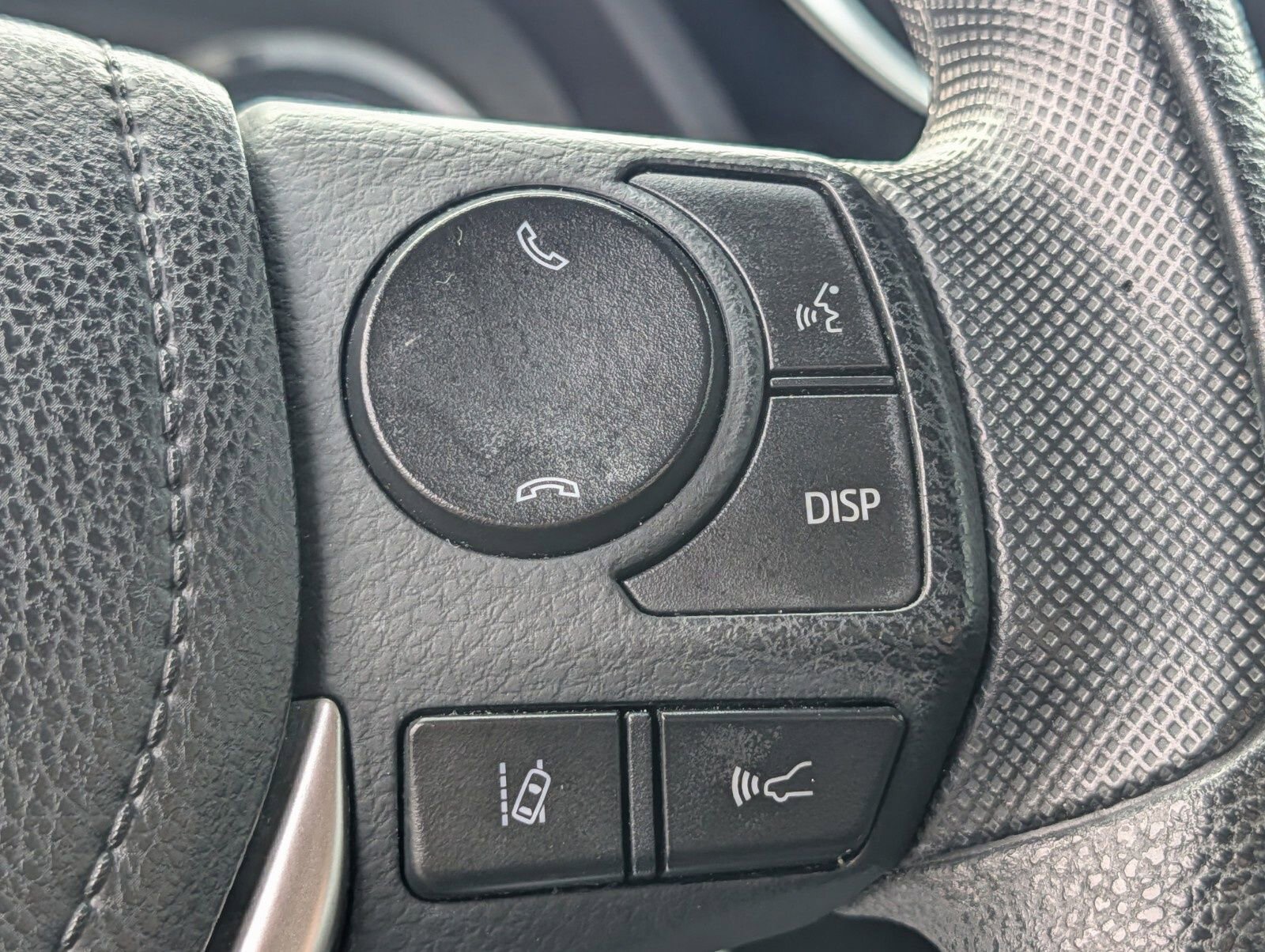 Used 2018 Toyota Corolla LE image 26