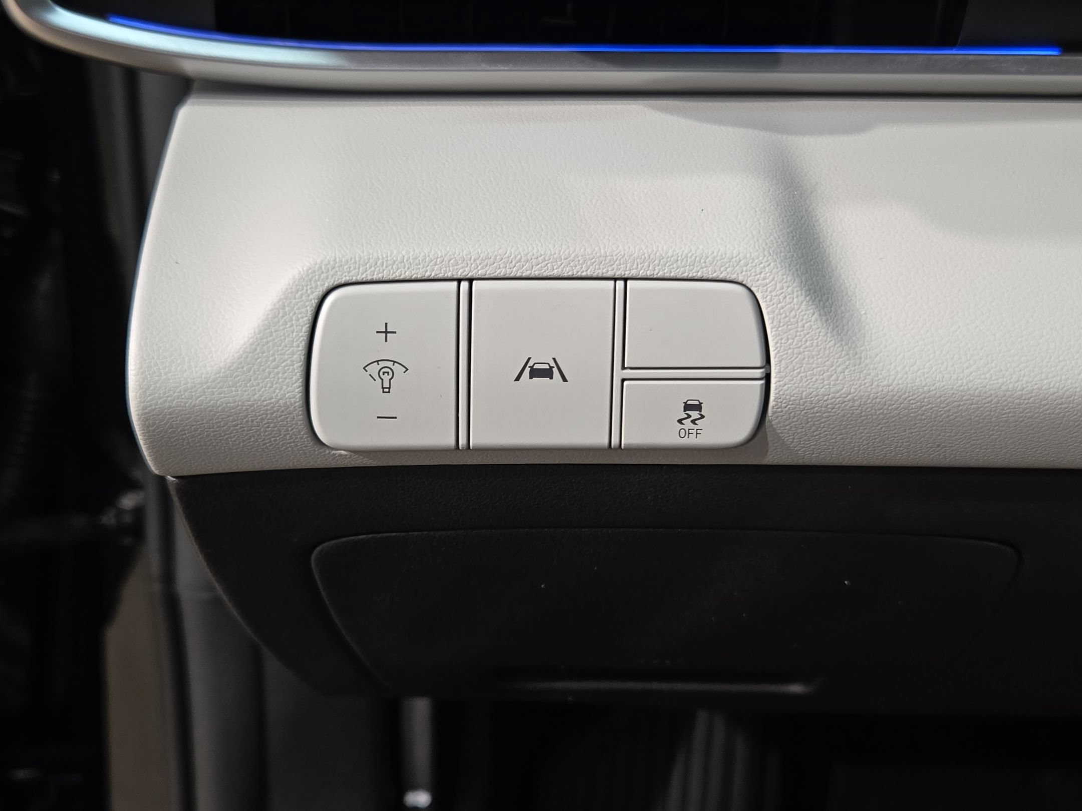Used 2023 Hyundai Elantra Limited FWD image 26