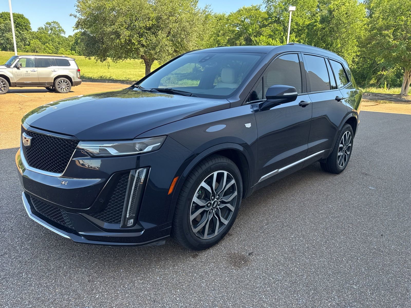 Used 2021 Cadillac XT6 Sport w/ LPO, Floor Liner Package AWD/4WD image 3