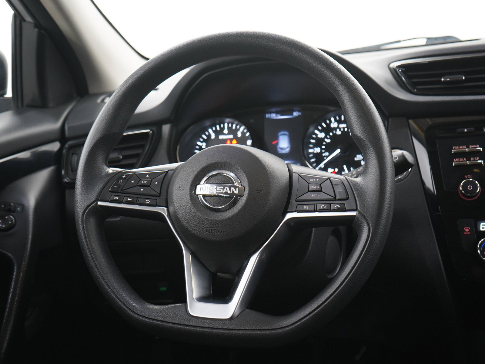Used 2017 Nissan Rogue Sport SV AWD/4WD image 16