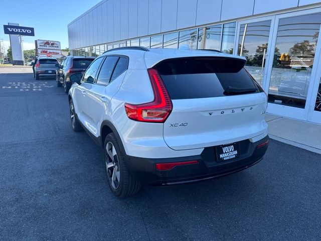 Certified 2025 Volvo XC40 B5 Plus AWD/4WD image 3