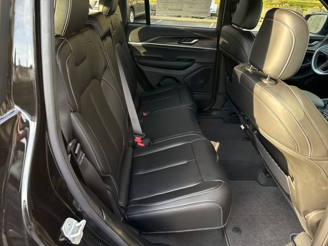 New 2025 Jeep Grand Cherokee Limited image 10
