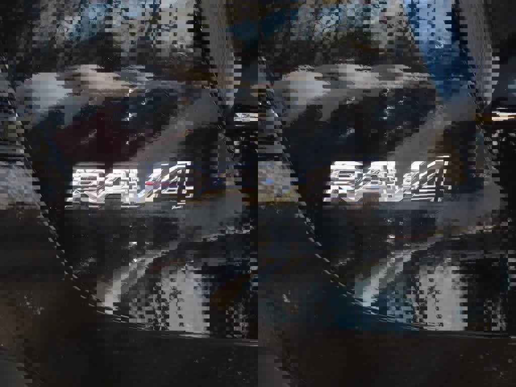 Used 2015 Toyota RAV4 Limited image 7