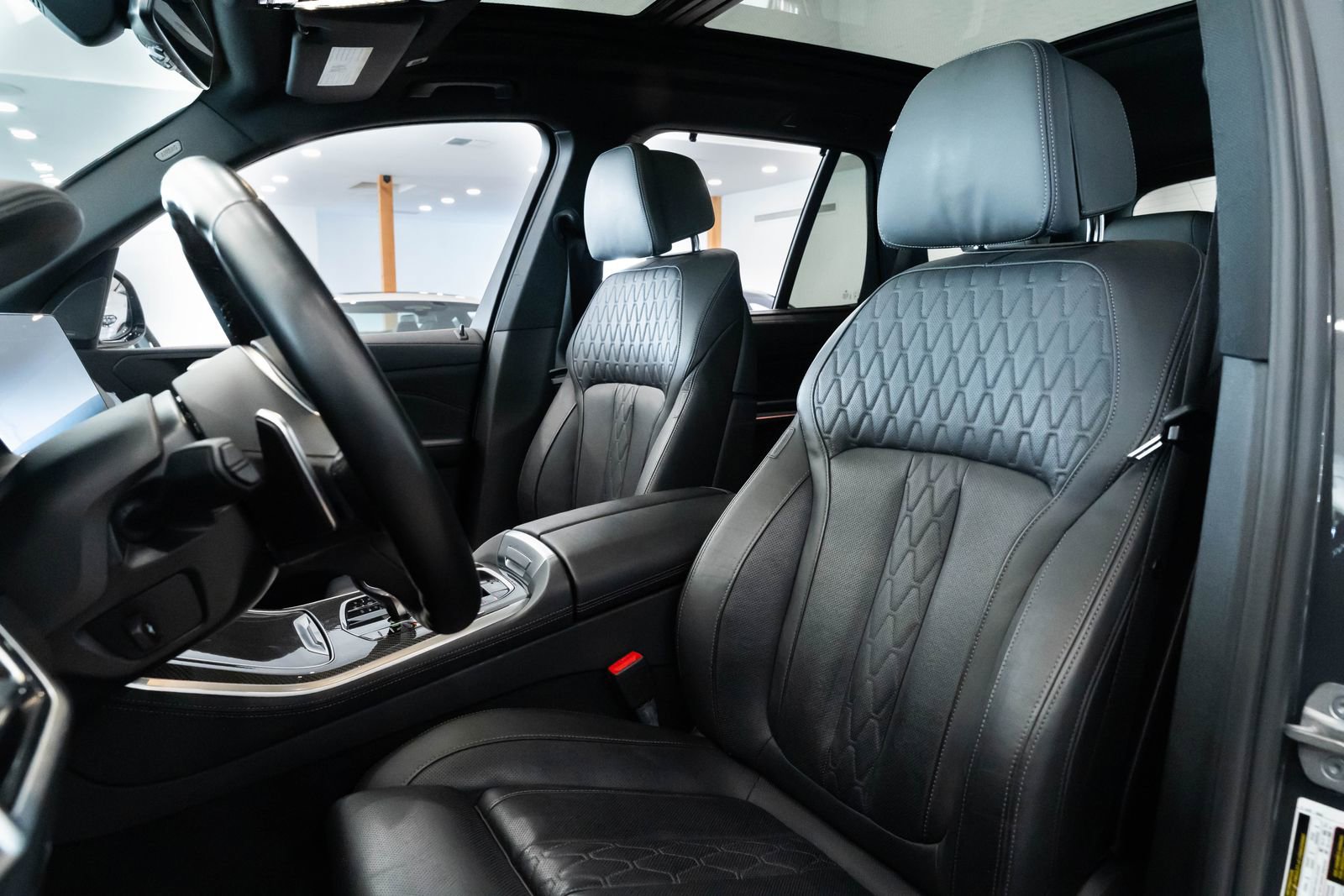 Used 2023 BMW X5 M50i w/ Executive Package image 19