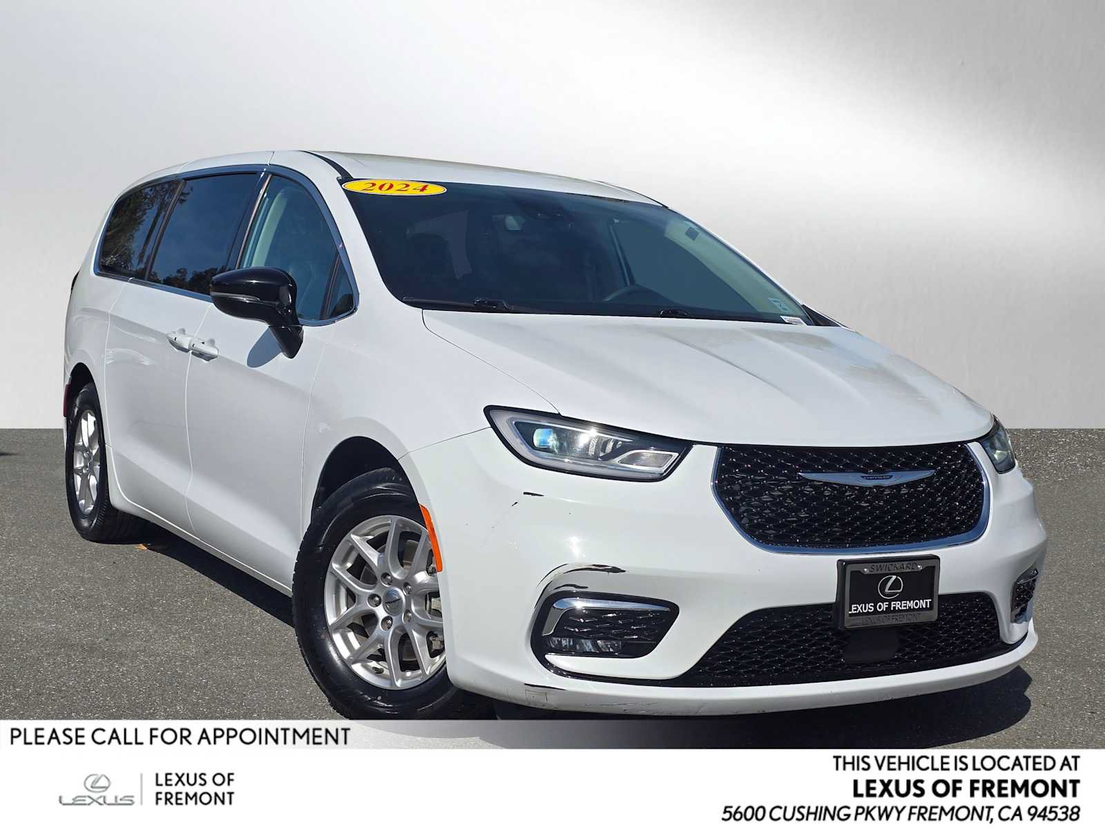 Used 2024 Chrysler Pacifica Touring-L