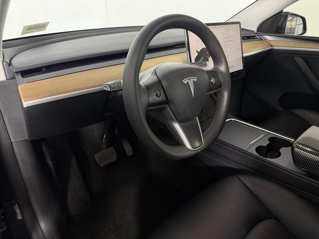 Used 2025 Tesla Model Y Long Range RWD image 13