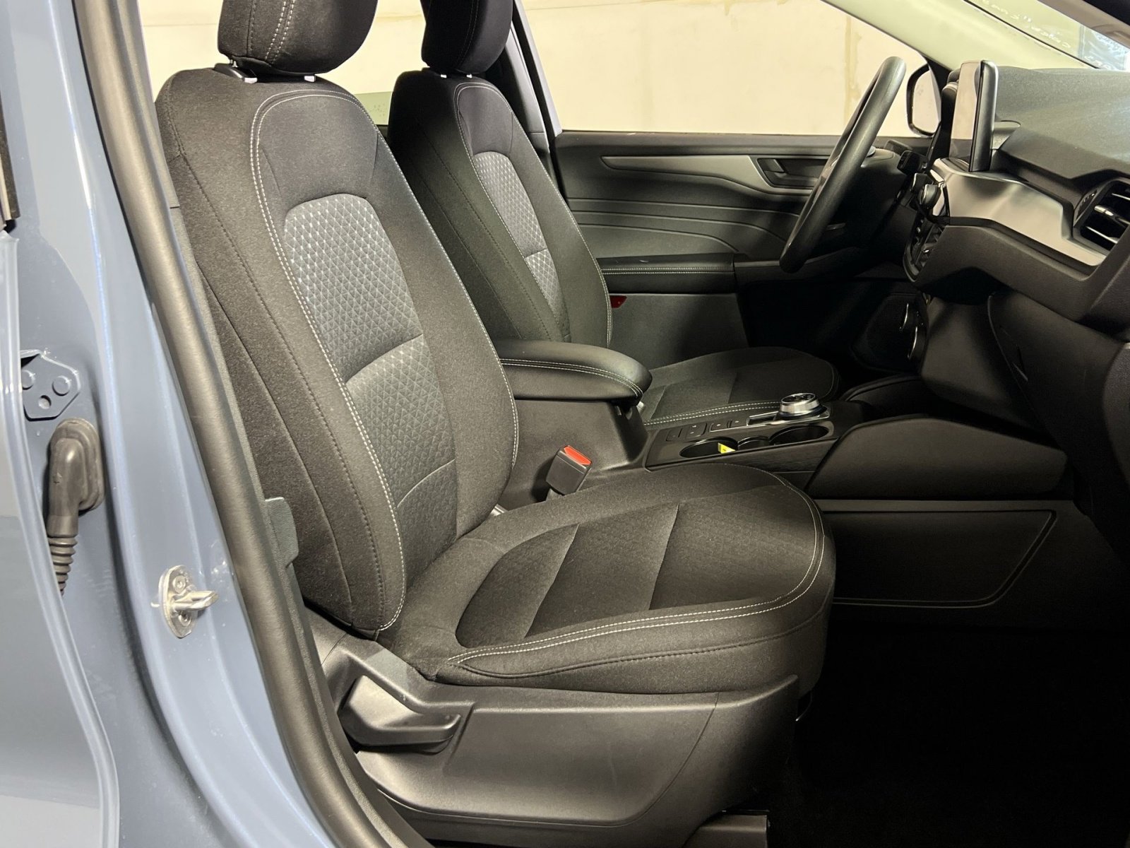 Used 2025 Ford Escape Active image 25