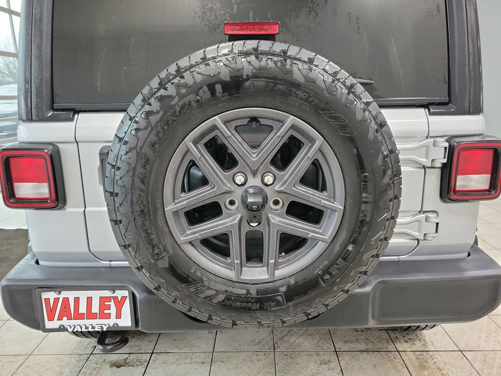 Used 2024 Jeep Wrangler Sport S image 14