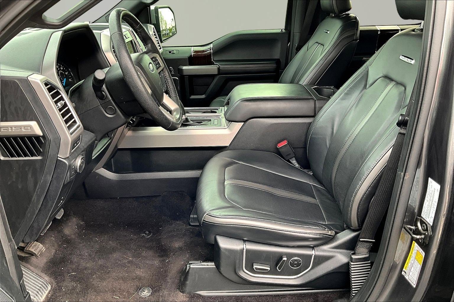 Used 2016 Ford F150 Platinum w/ Equipment Group 701A Luxury image 23