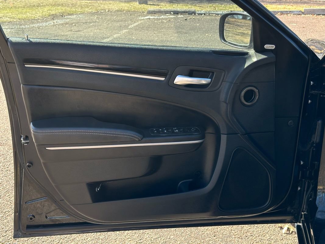 Used 2019 Chrysler 300 S image 22