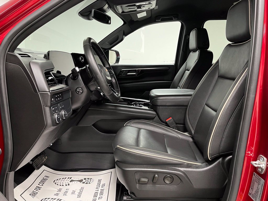 Used 2025 Chevrolet Suburban Premier AWD/4WD image 21