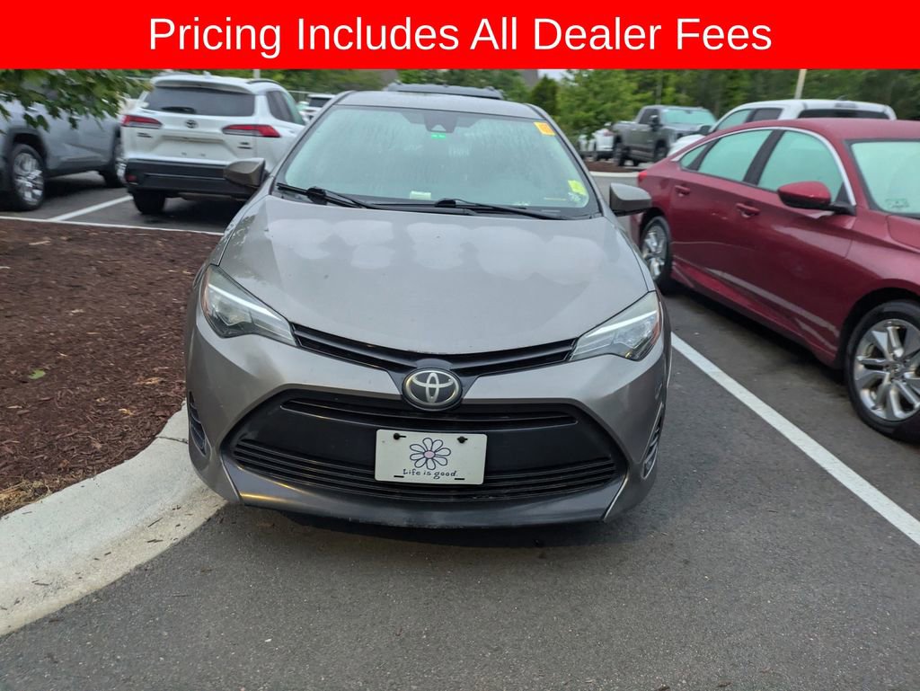 Used 2017 Toyota Corolla LE FWD image 2