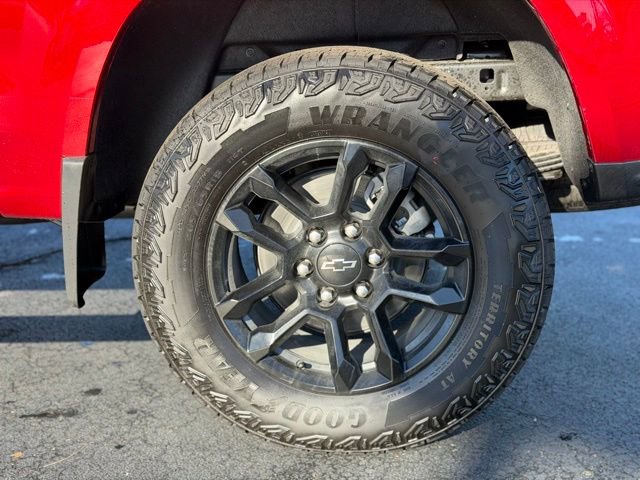 New 2025 Chevrolet Colorado Z71 w/ Midnight Edition image 9