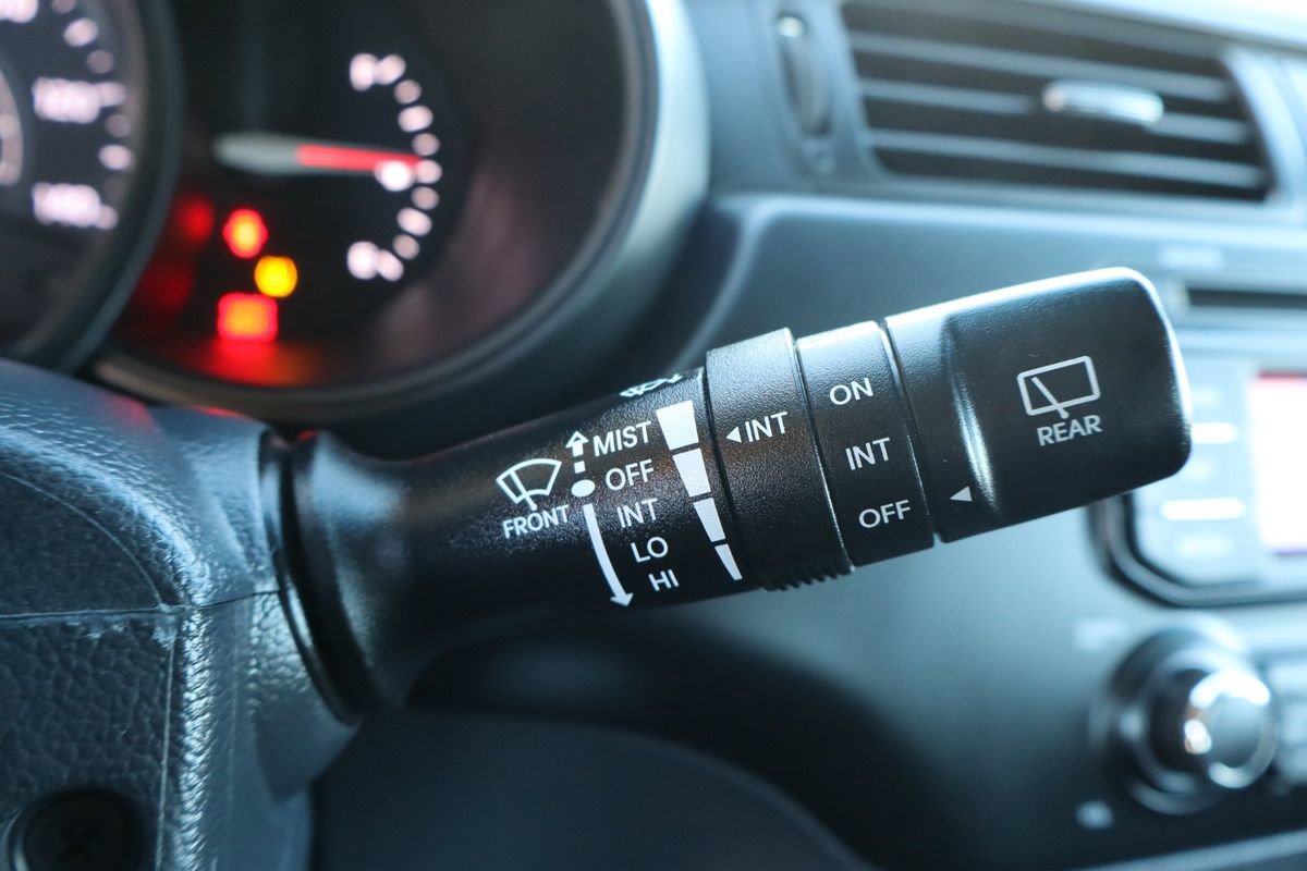 Used 2012 Kia Rio LX image 30