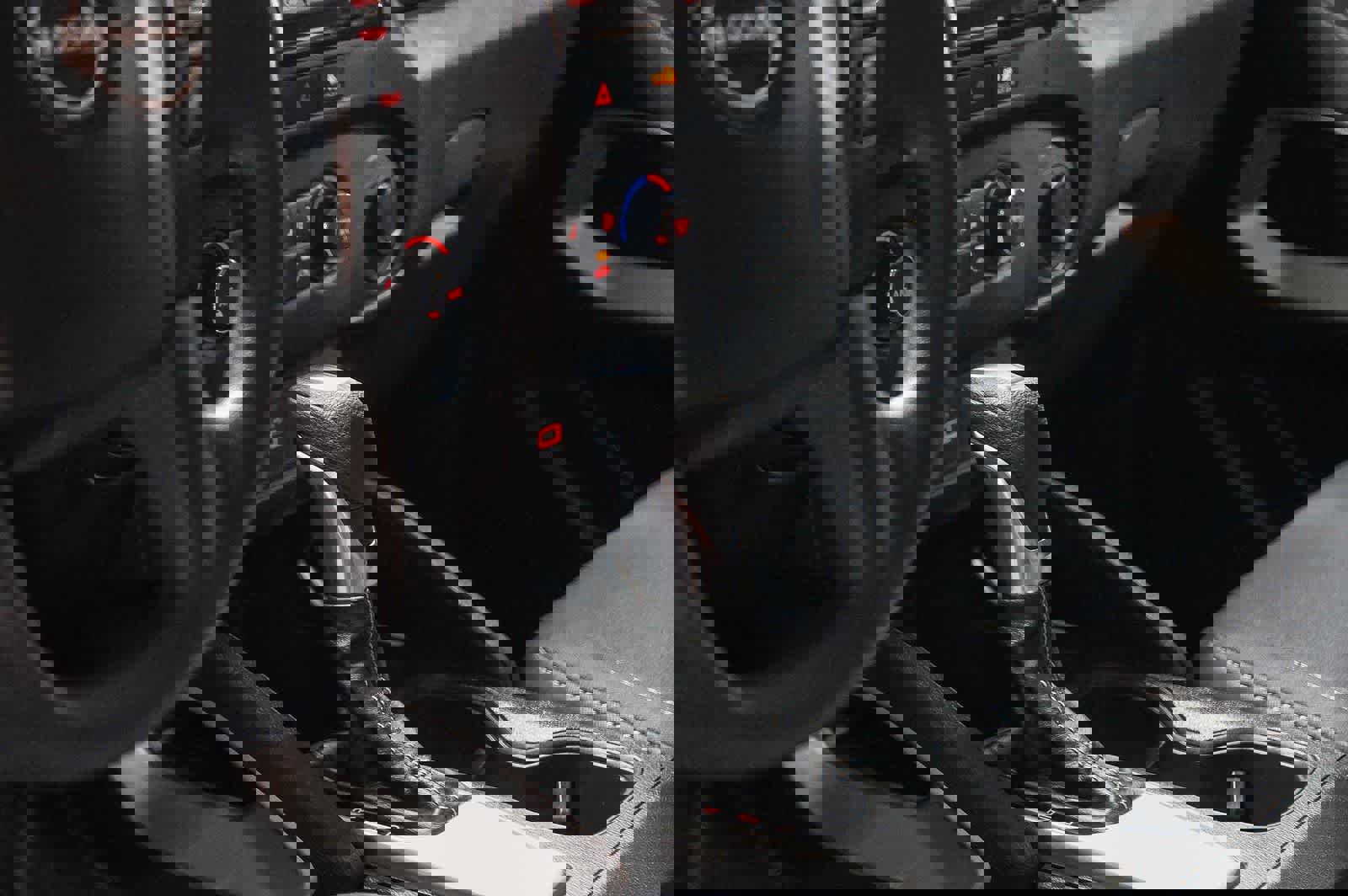 Used 2024 Nissan Frontier SV image 23