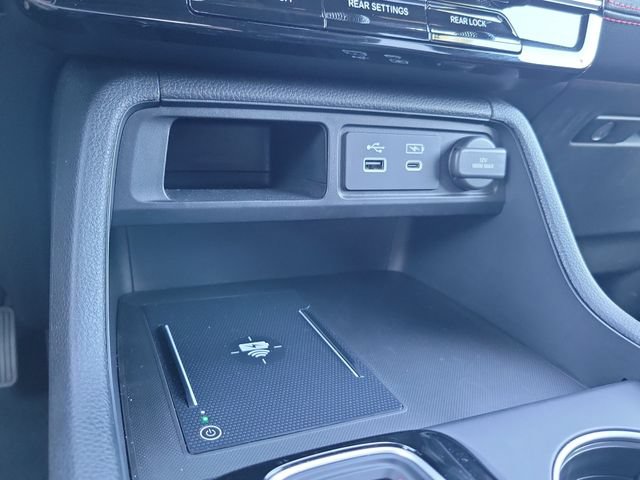 Certified 2025 Honda Pilot Black Edition image 25