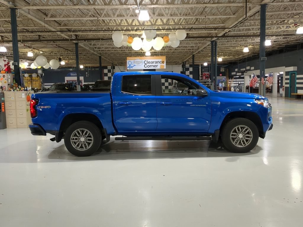 Used 2023 Chevrolet Colorado LT w/ LT Convenience Package AWD/4WD image 7