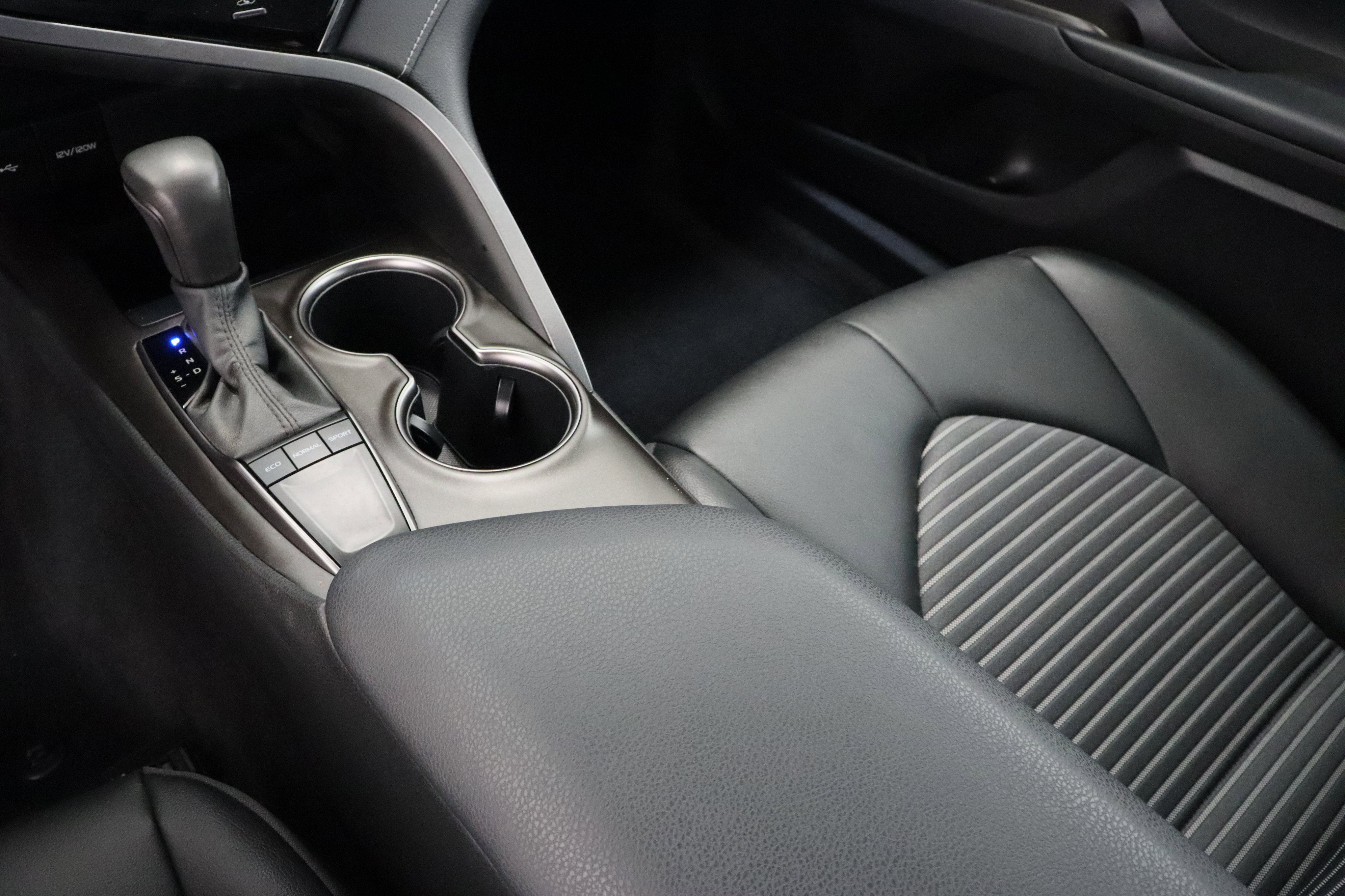 Certified 2023 Toyota Camry SE w/ Convenience Package image 17