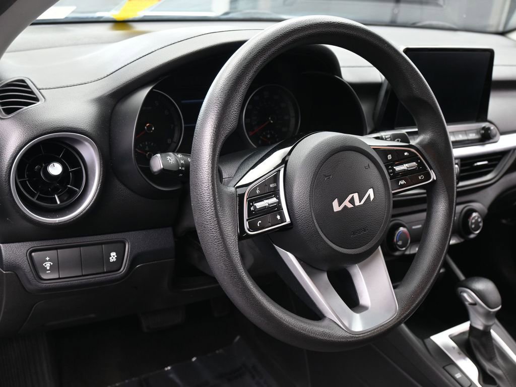 Used 2022 Kia Forte LXS image 14
