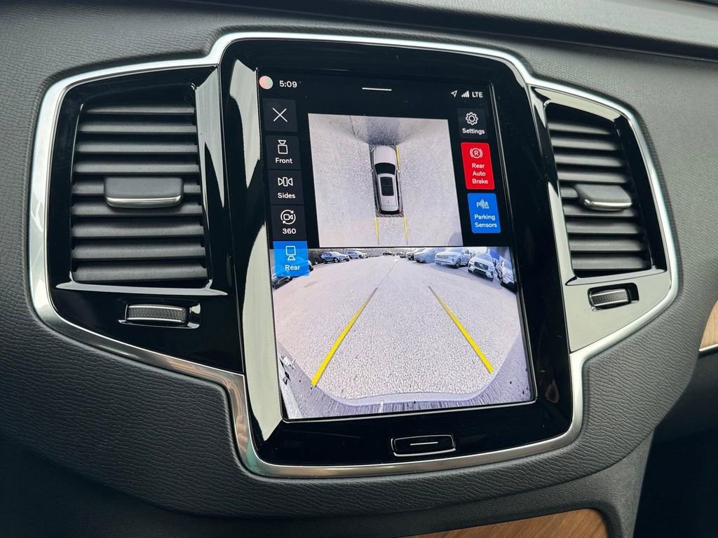 Certified 2025 Volvo XC90 B6 Plus w/ Protection Package image 19