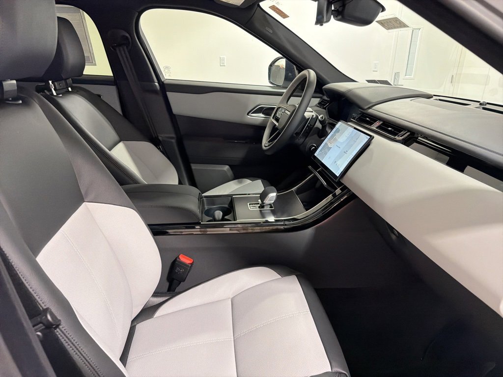 New 2026 Land Rover Range Rover Velar Dynamic SE image 25