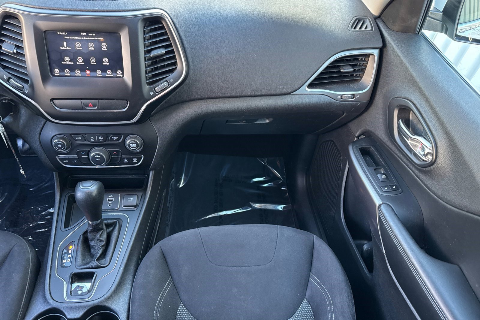 Used 2019 Jeep Cherokee Latitude w/ Popular Appearance Group image 27