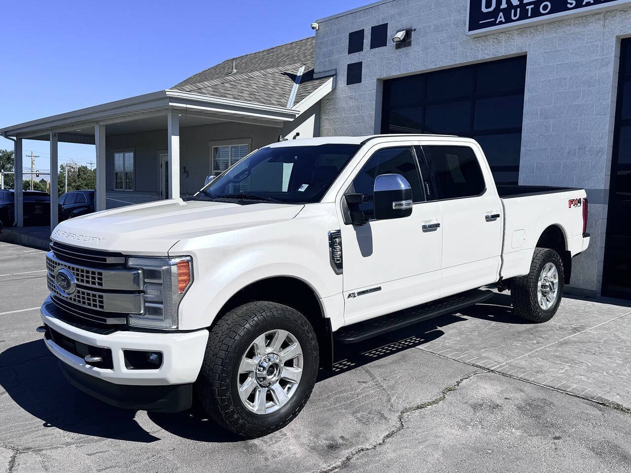 Used 2019 Ford F350 Platinum w/ Platinum Ultimate Package AWD/4WD image 6