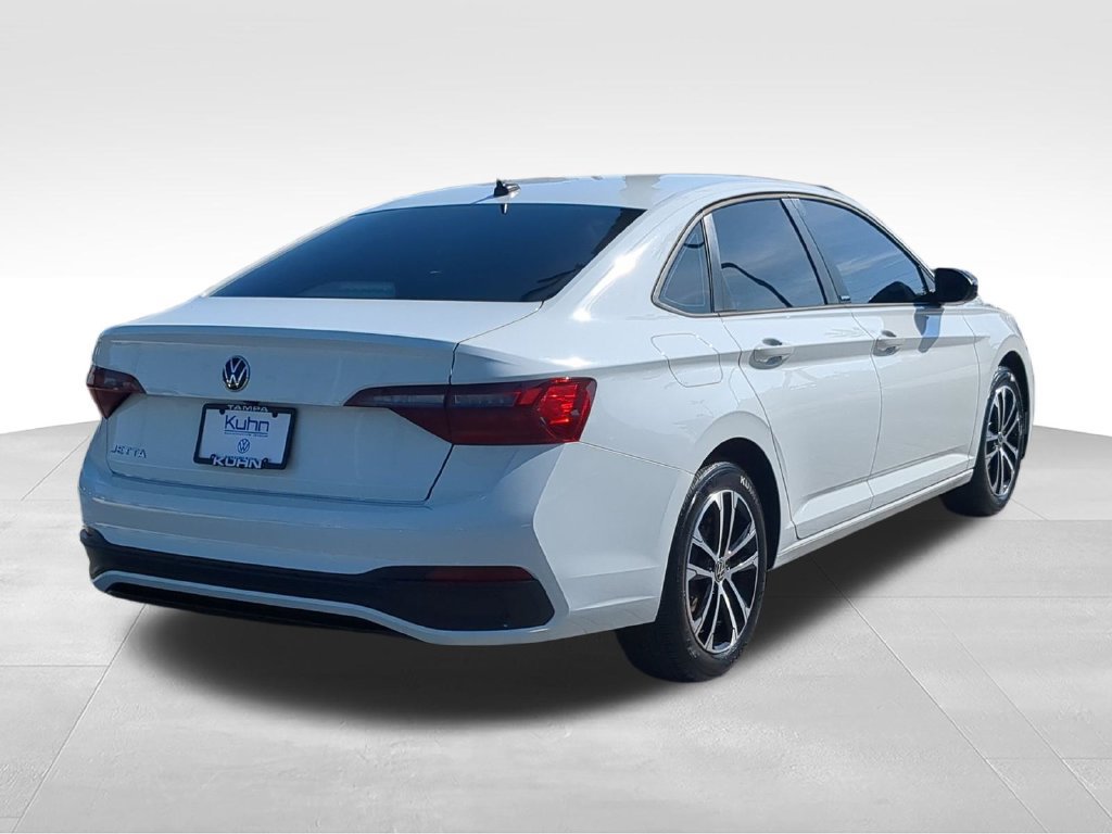 Certified 2024 Volkswagen Jetta Sport FWD image 3