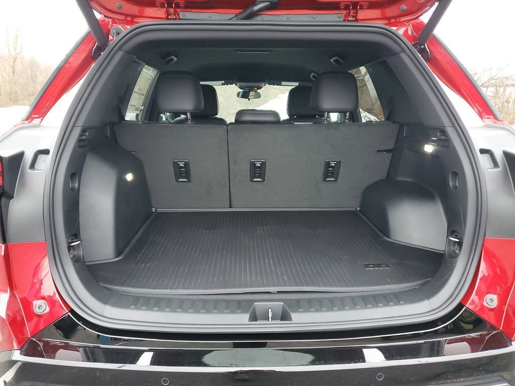 New 2026 GMC Terrain AT4 w/ LPO, Black Badging Package image 8