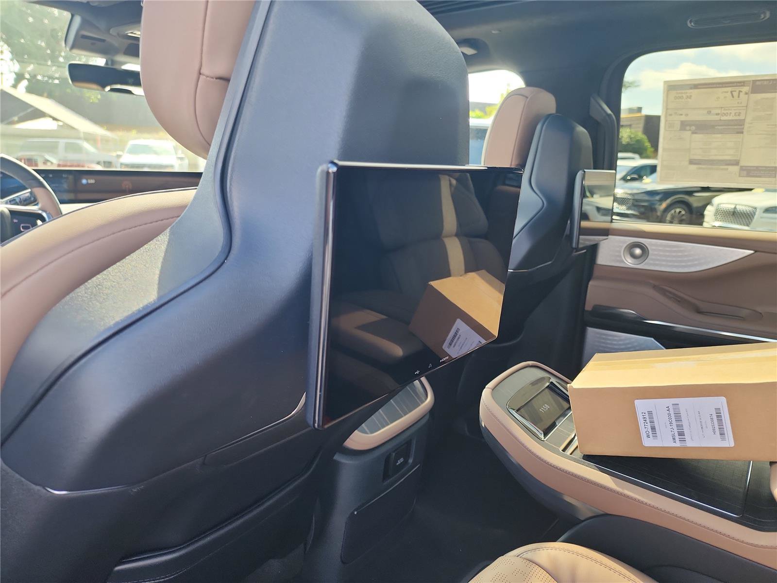 New 2025 Lincoln Navigator L Black Label AWD/4WD image 19