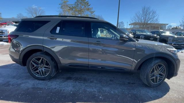 New 2026 Ford Explorer ST-Line w/ ST-Line Street Pack image 9