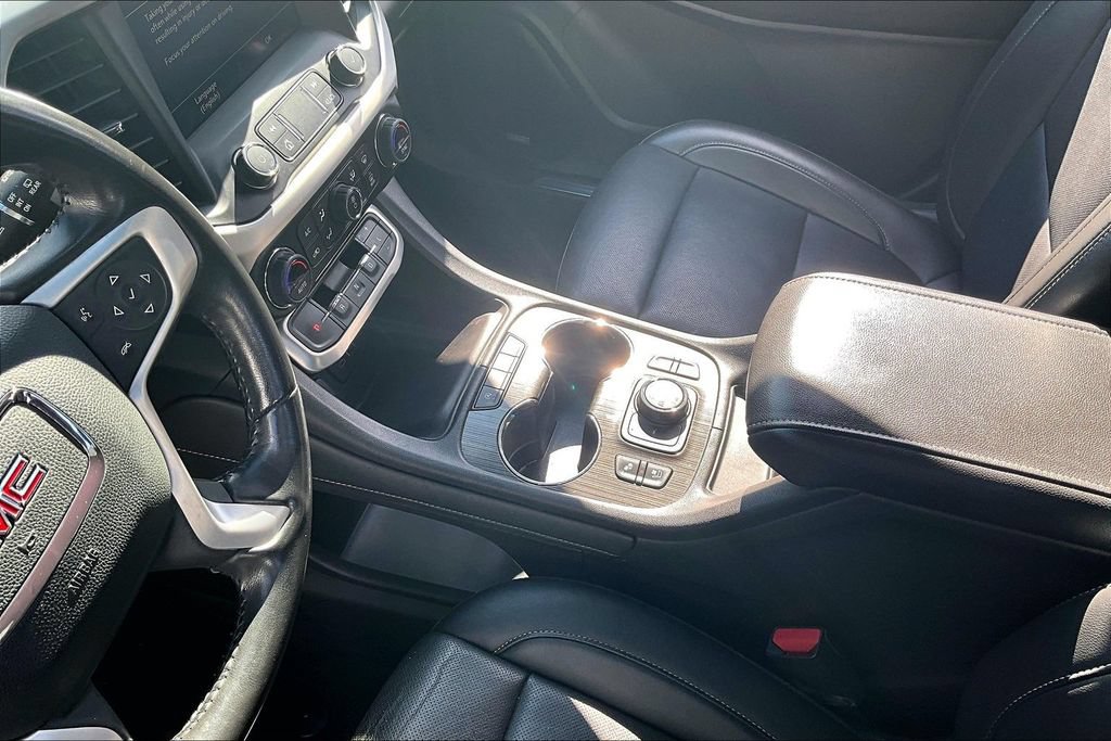 Used 2022 GMC Acadia SLT w/ Technology Package FWD image 17