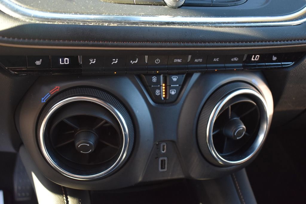 Used 2022 Chevrolet Blazer Premier AWD/4WD image 35