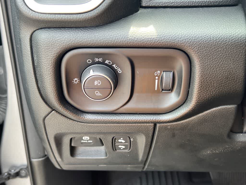 Used 2022 RAM 1500 Big Horn AWD/4WD image 28