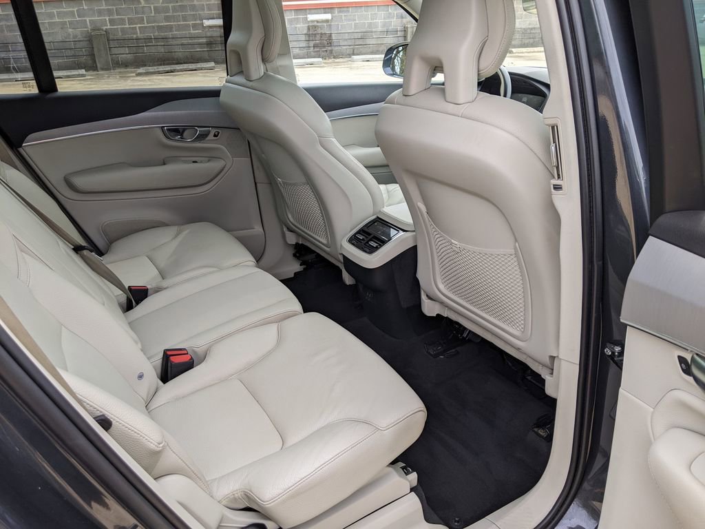 Used 2021 Volvo XC90 T5 Momentum w/ Advanced Package image 25