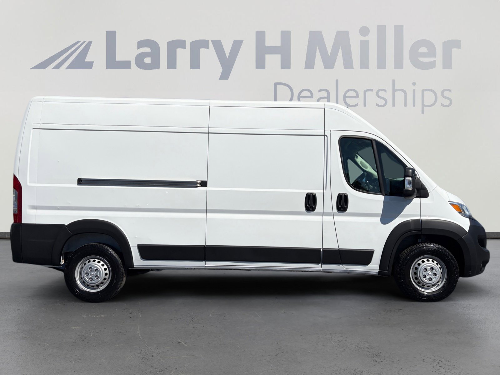 Used 2024 RAM ProMaster 2500 w/ Convenience Group FWD image 6