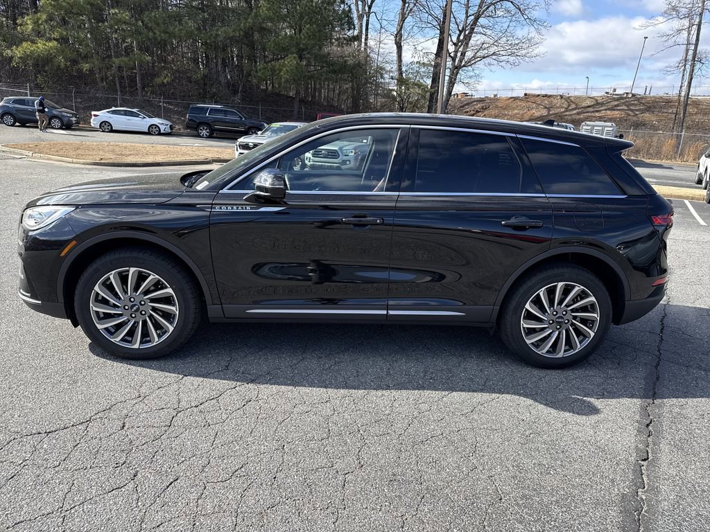 Used 2025 Lincoln Corsair Reserve image 4